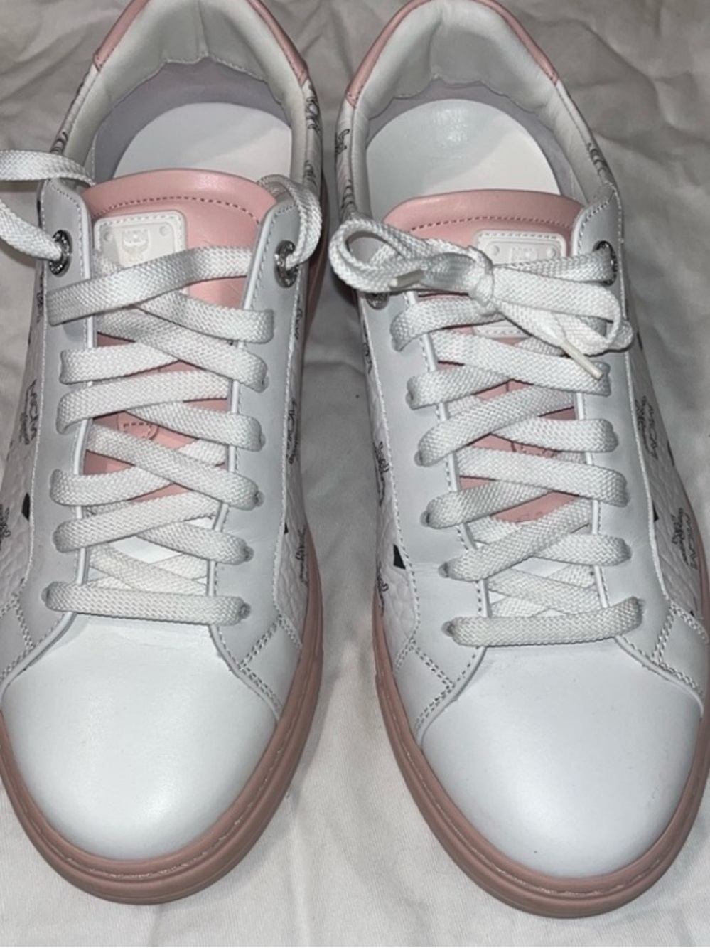 MCM Logo Low-Top Sneakers - Picture 2 of 3